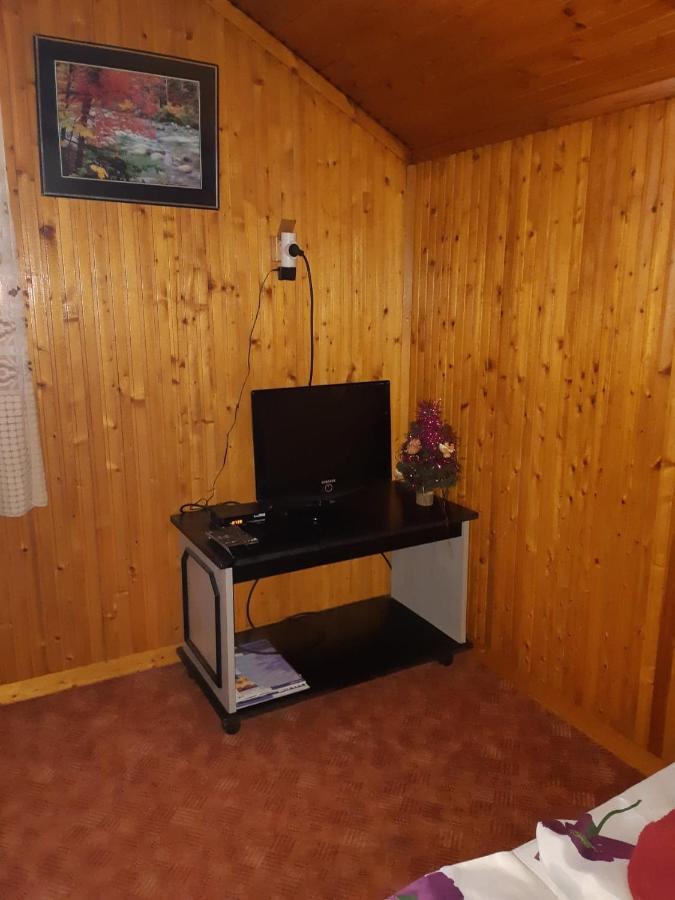 Garden Etterem Kávézó és Panzió Tahitótfalú Exterior foto
