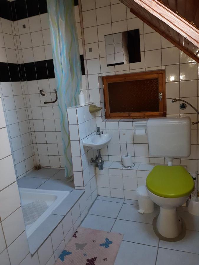 Garden Etterem Kávézó és Panzió Tahitótfalú Exterior foto